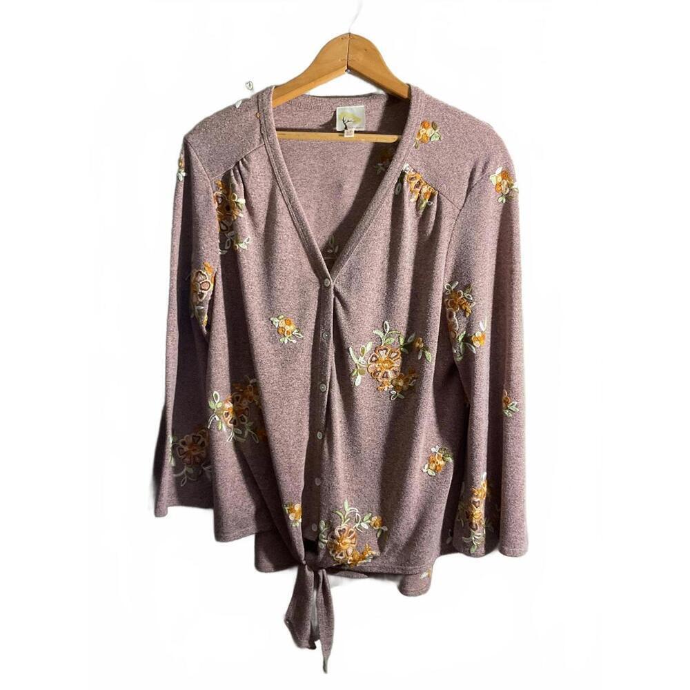 Fig and Flower XL Lavender Floral Embroidered Blouse with Tie Front XL